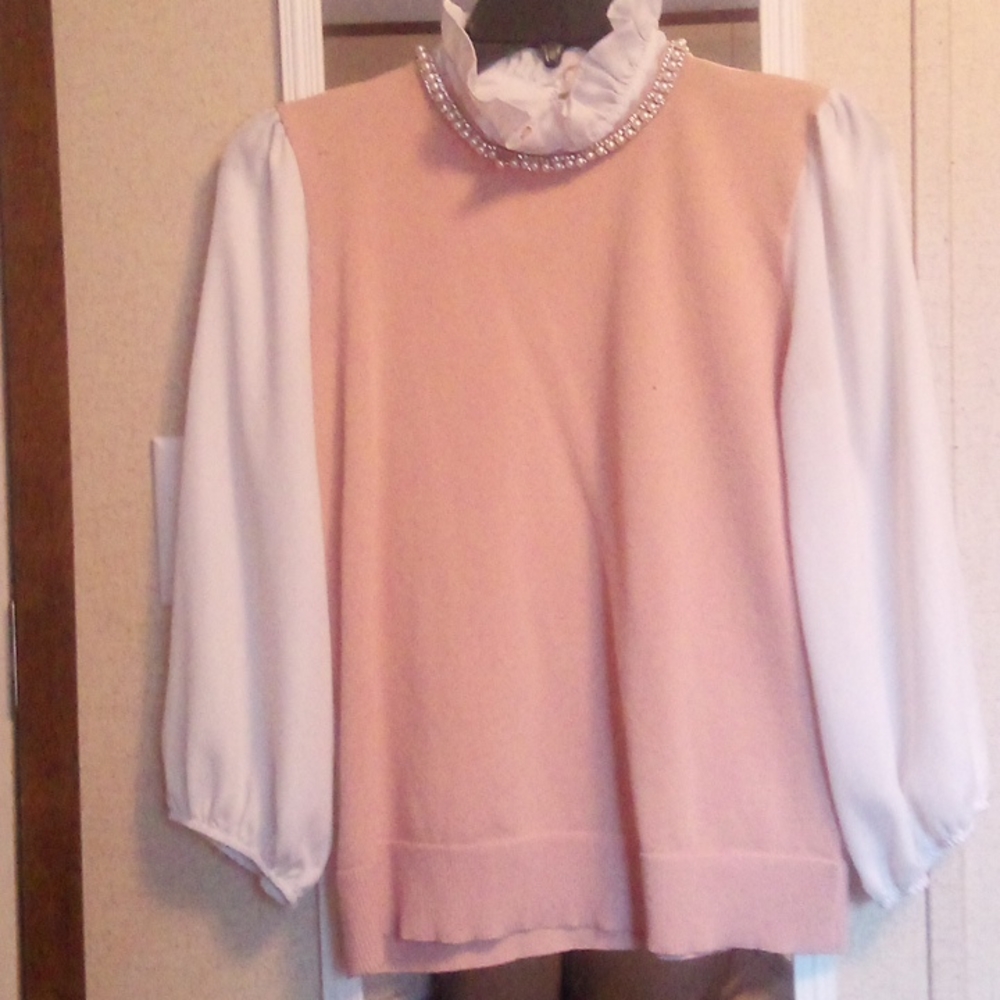 Pearl collar blouse